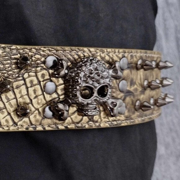 NEW size Large Vegan Leather Spiked Bullet Nail Collar with Skull & Crossbones - Picture 2 of 6